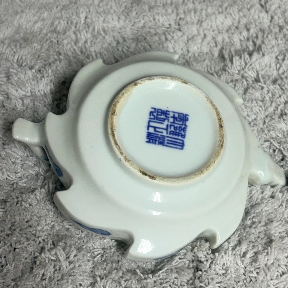 Vtg Blue and White‎ Porcelain Flat Scalloped Teapot Wave Cloud Pattern Seal Mark